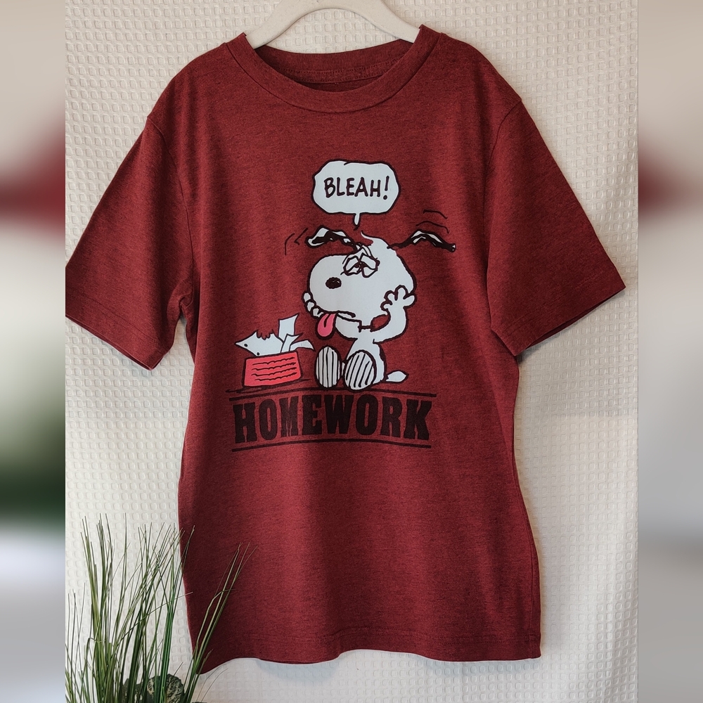 Peanuts "Bleah Homework" Snoopy Burgundy T-shirt Size M